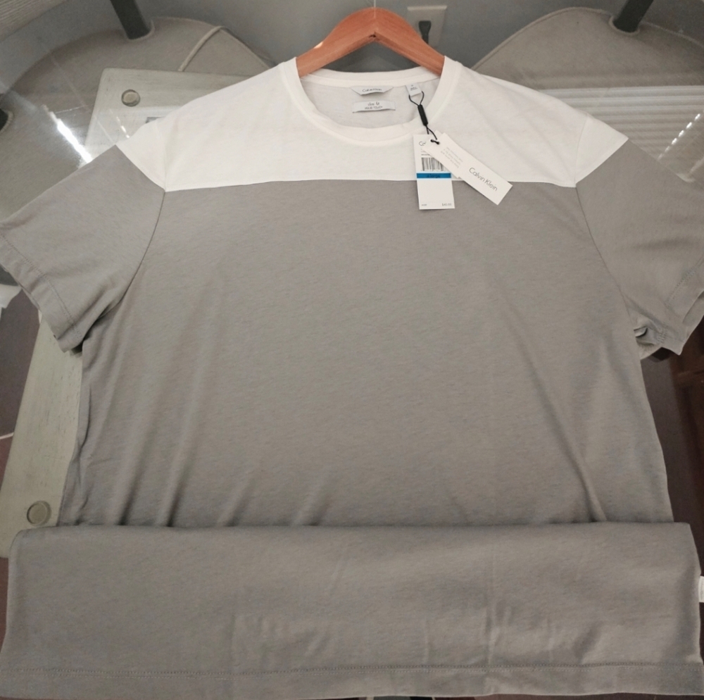 Men's Calvin Klein liquid touch xl t shirt Color Block White Gray